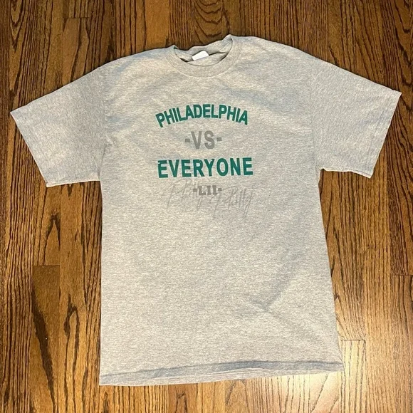 Philadelphia Eagles ‘Philly vs Everyone’ T-Shirt- Sz Med - Picture 1 of 3